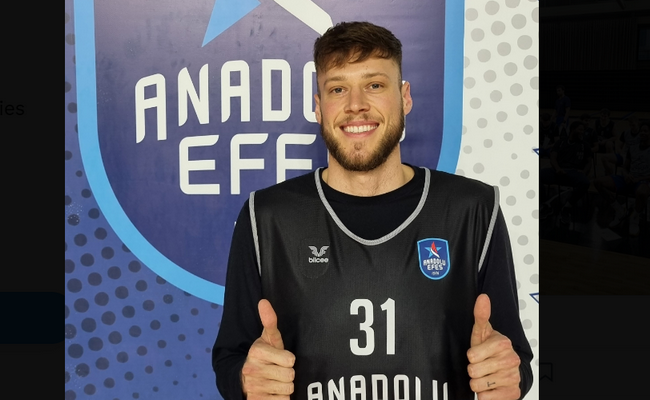 M. Daumas oficialiai papildė „Anadolu Efes“ gretas